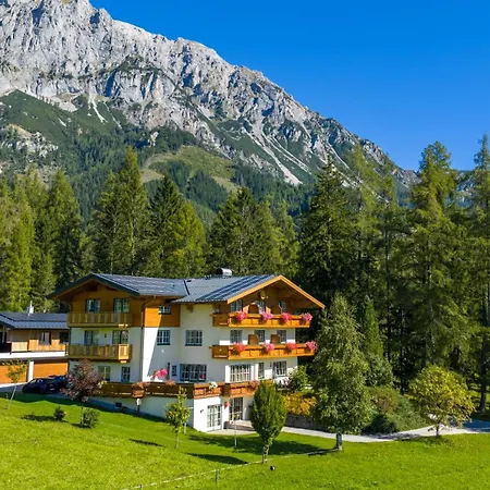 Alpenperle Guest house 3*