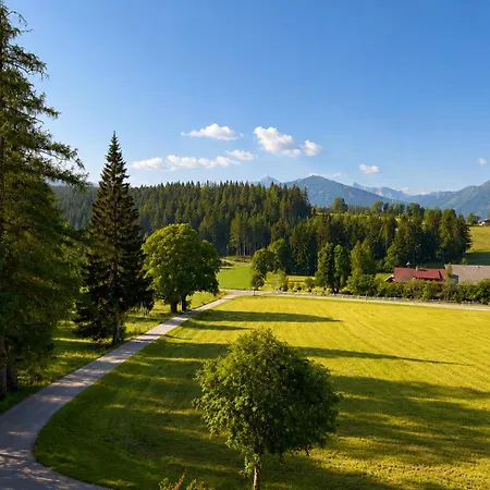 Alpenperle Konukevi 3*