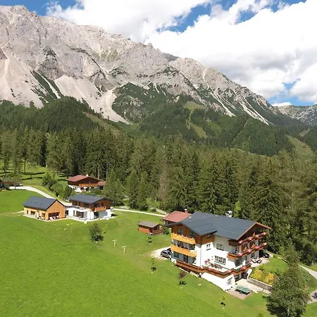 Alpenperle Gæstehus 3*