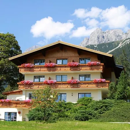 Alpenperle Gæstehus 3*