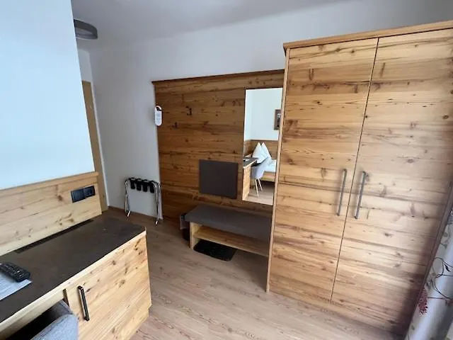 Alpenperle Guest house 3*